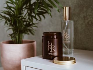 🎄✨ Vánoční tip od HORIZONT – VETERÁN ✨🎄 Darujte vůni, která zanechá vzpomínku. Kořeněná, luxusní a hluboká – jako jízda ve...