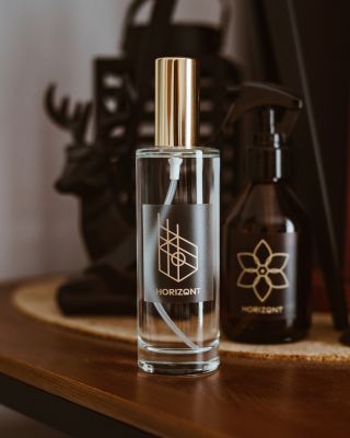 🚗✨ Novinka: Bytový parfém VETERÁN ✨🚗 Objevte novou vůni, která Vás přenese do luxusního interiéru starého veteránu....