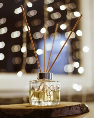 ✨ Velký difuzér HORIZONT Když se venku brzy stmívá a domov voní po teple a klidu. Tyčinky z kvalitního FIBRA materiálu...